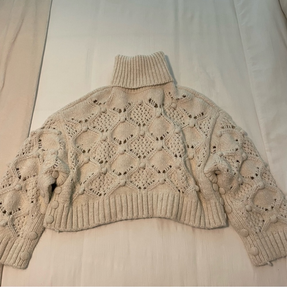 Zara Chunky Cream Turtleneck Knit Sweater. Worn Once. Perfect Condition. Size M